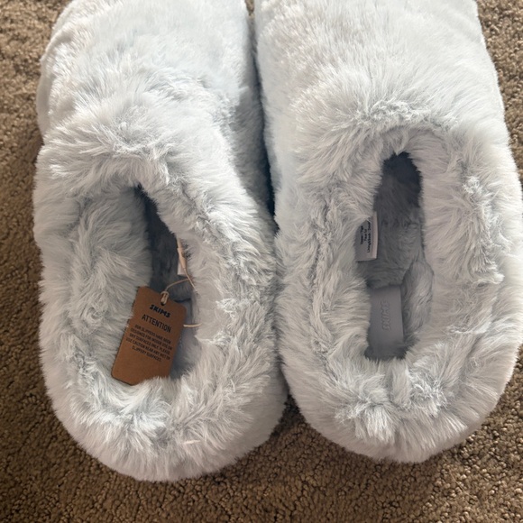 Skims Brand New Light Blue Slippers size 9 - Picture 3 of 3